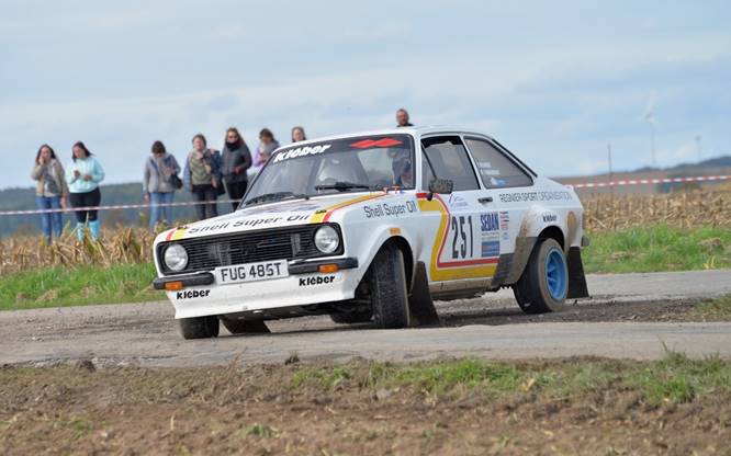 Une image contenant herbe, ext�rieur, ciel, transport

Description g�n�r�e automatiquement